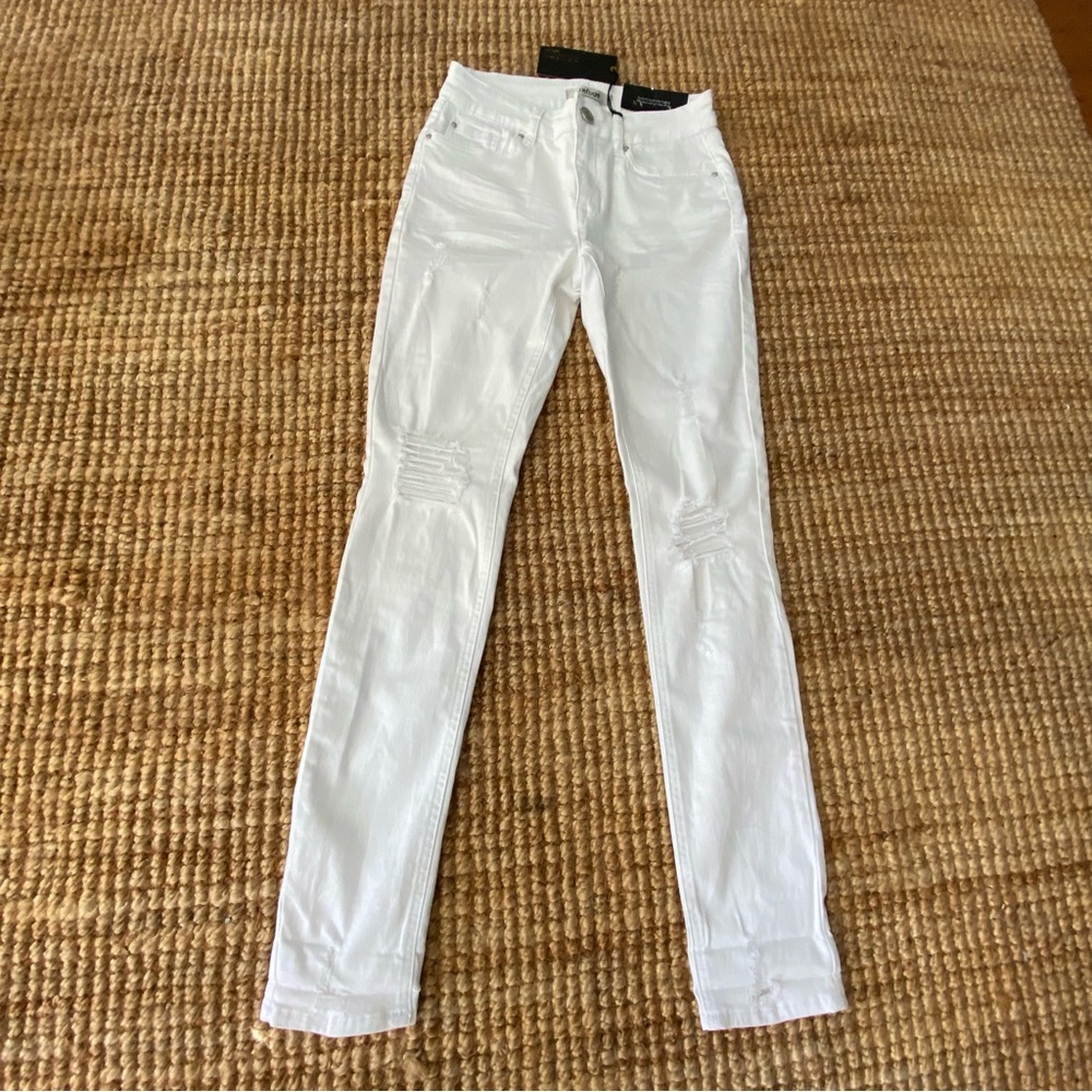 NWT - Refuge Skinny Boyfriend Distressed White Denim Jeans